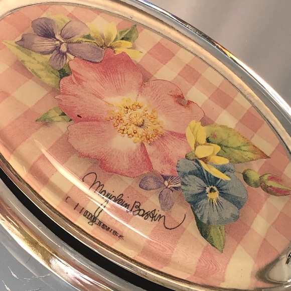 Paperweight glass Marjalein Bastin flower design gently used great condition - Picture 2 of 10